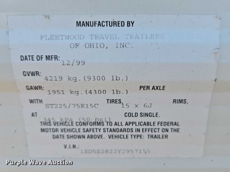 image for item EV5563 2000 Fleetwood Wilderness camper