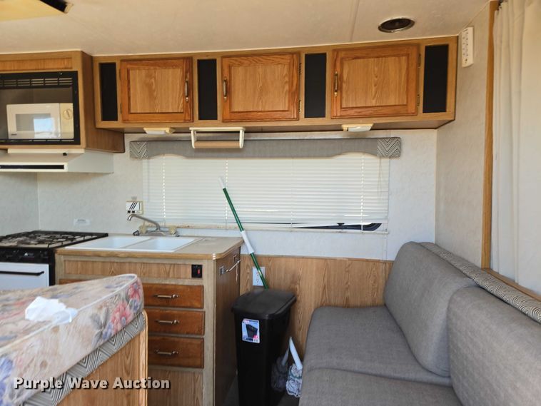 image for item EV5564 1996 Skyline Nomad camper