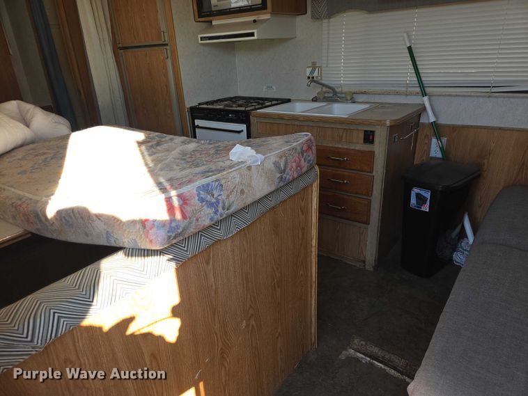 image for item EV5564 1996 Skyline Nomad camper