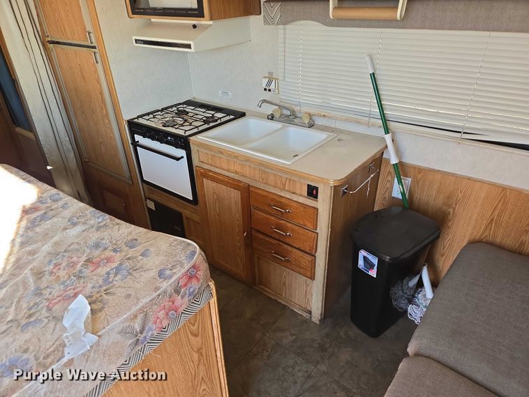 image for item EV5564 1996 Skyline Nomad camper