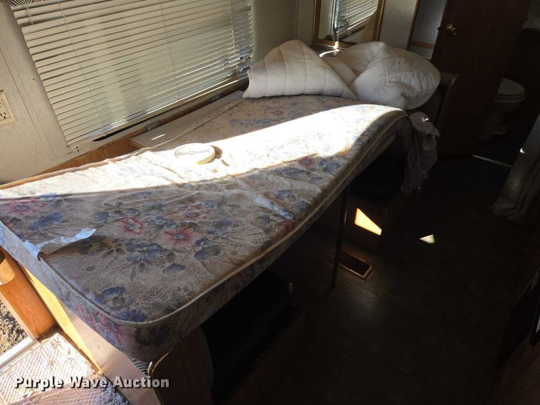 image for item EV5564 1996 Skyline Nomad camper