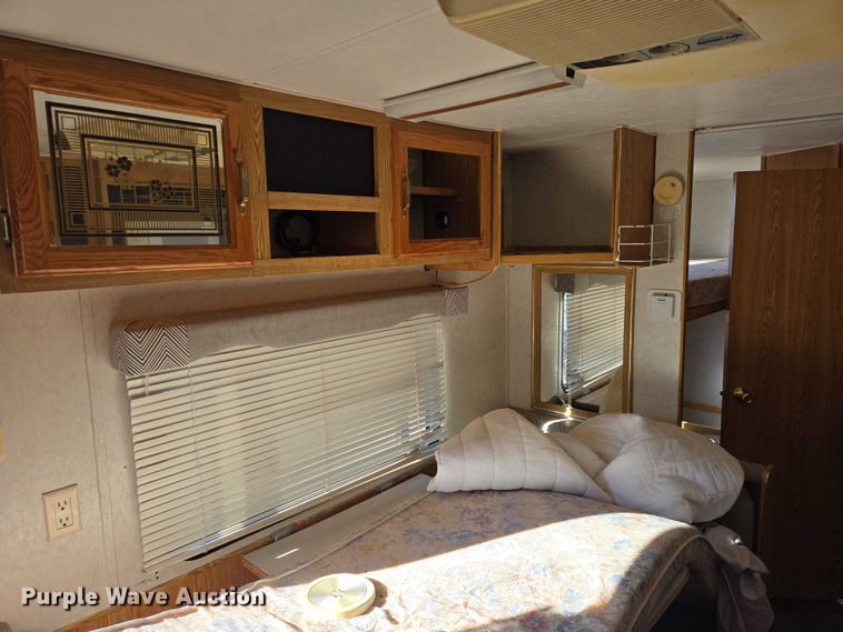 image for item EV5564 1996 Skyline Nomad camper