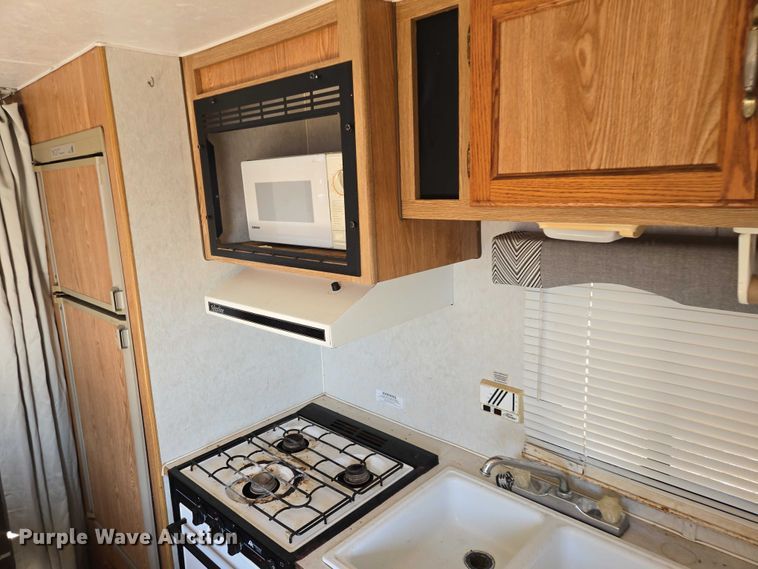 image for item EV5564 1996 Skyline Nomad camper