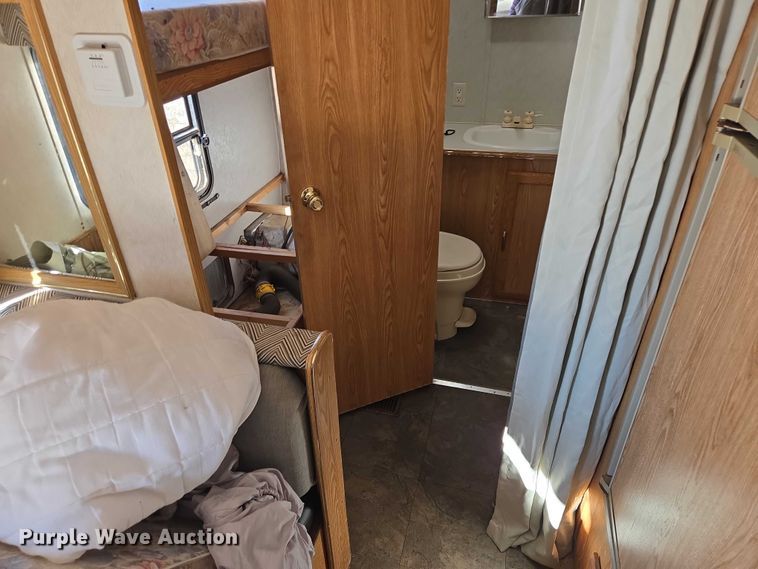 image for item EV5564 1996 Skyline Nomad camper