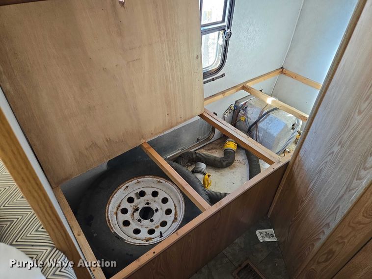 image for item EV5564 1996 Skyline Nomad camper