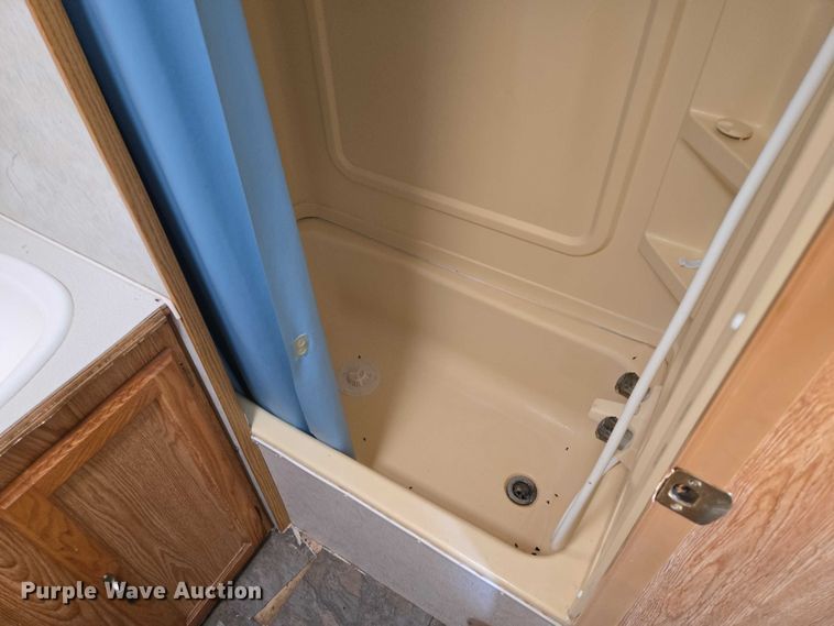 image for item EV5564 1996 Skyline Nomad camper