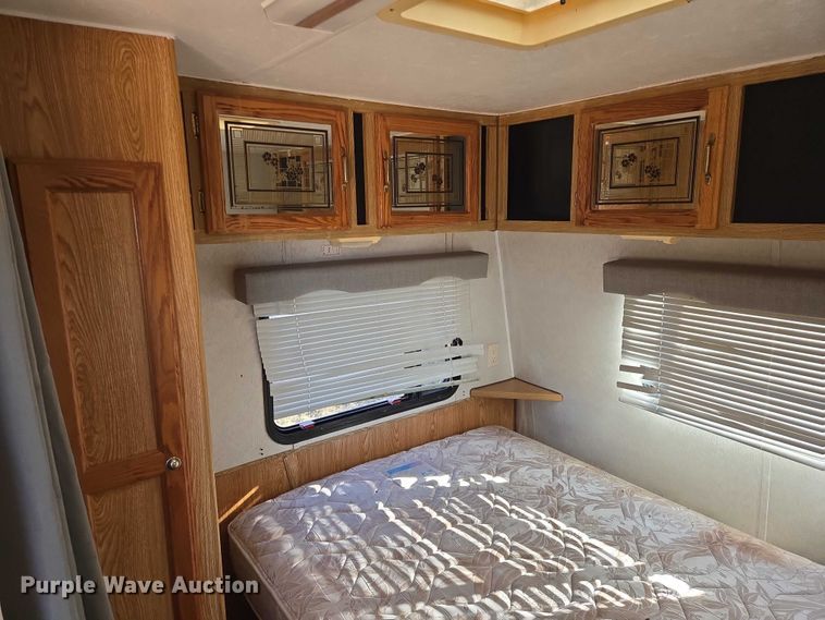 image for item EV5564 1996 Skyline Nomad camper