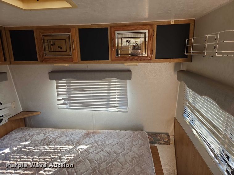 image for item EV5564 1996 Skyline Nomad camper