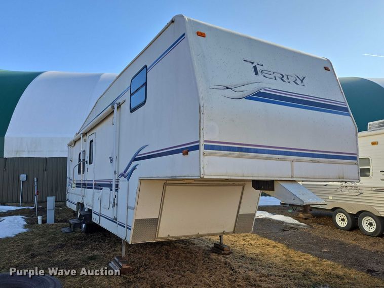 image for item EV5566 1998 Fleetwood Terry camper