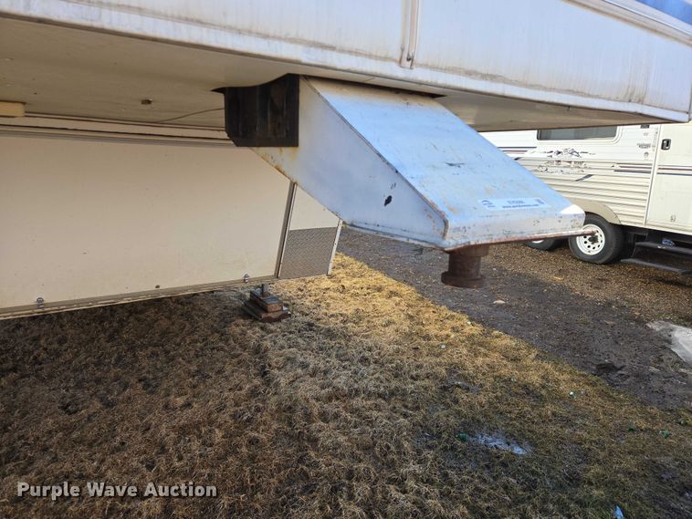 image for item EV5566 1998 Fleetwood Terry camper