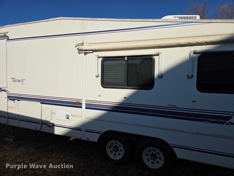 image for item EV5566 1998 Fleetwood Terry camper