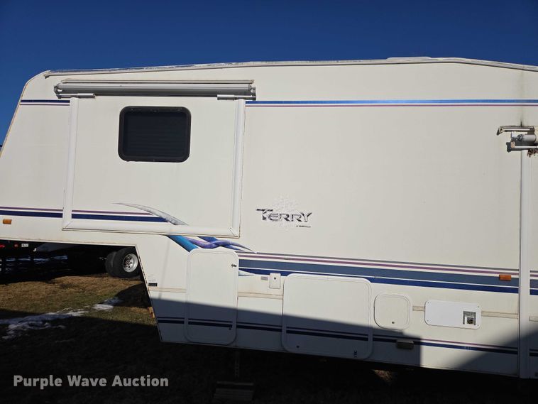 image for item EV5566 1998 Fleetwood Terry camper