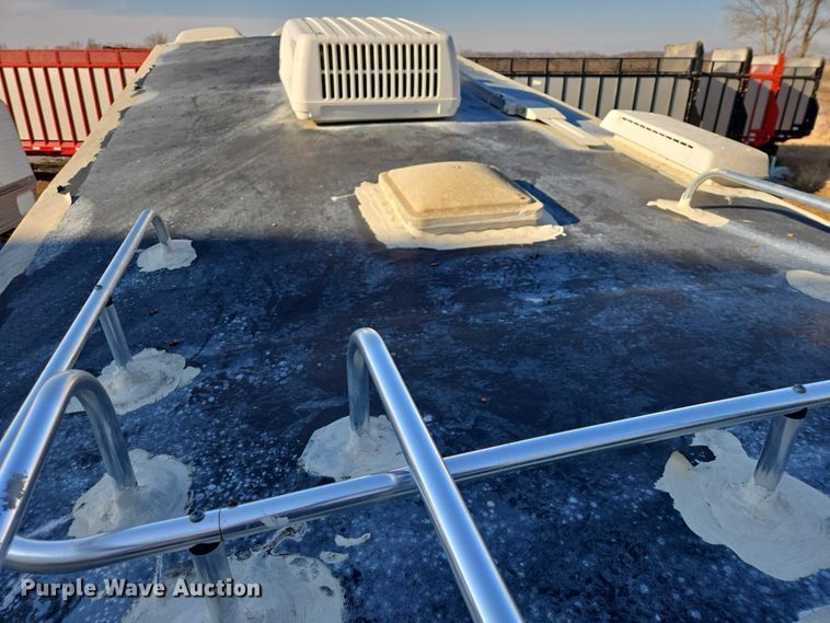 image for item EV5566 1998 Fleetwood Terry camper