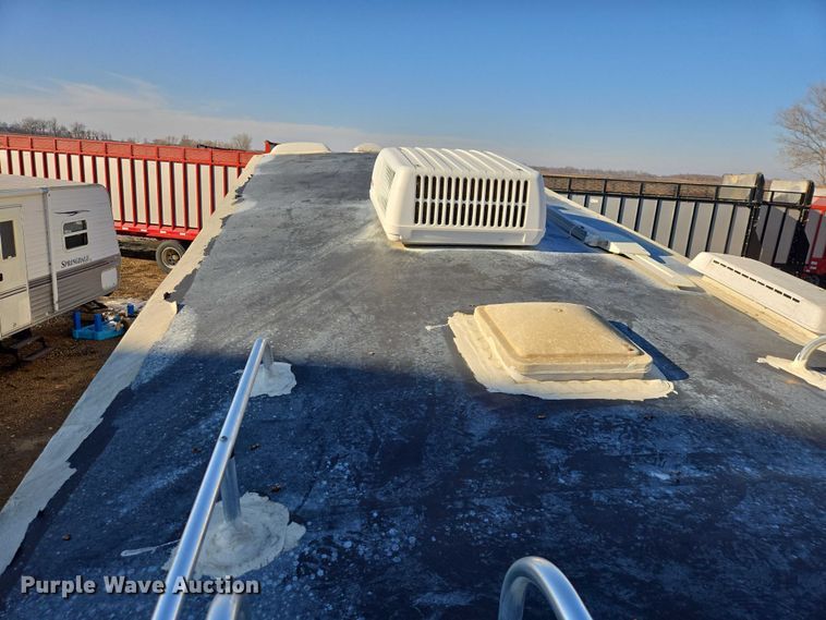 image for item EV5566 1998 Fleetwood Terry camper