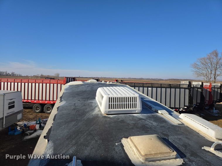 image for item EV5566 1998 Fleetwood Terry camper