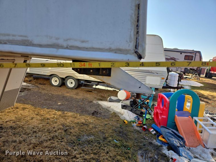 image for item EV5566 1998 Fleetwood Terry camper