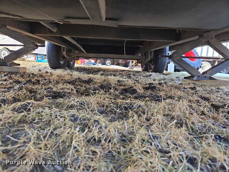 image for item EV5566 1998 Fleetwood Terry camper