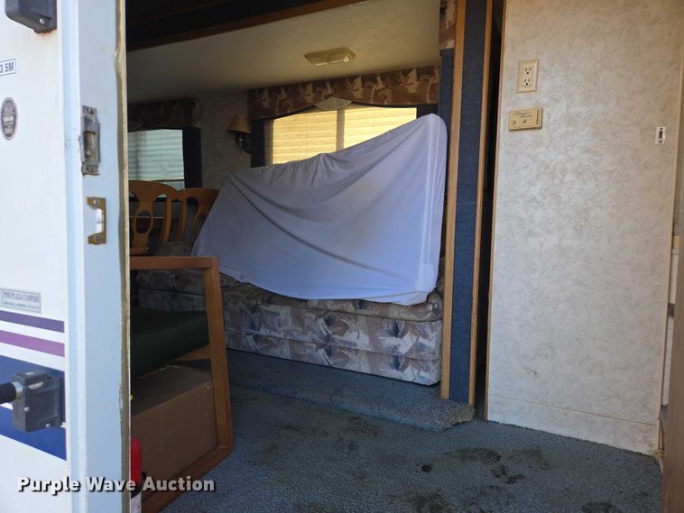 image for item EV5566 1998 Fleetwood Terry camper