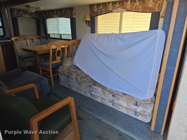 image for item EV5566 1998 Fleetwood Terry camper