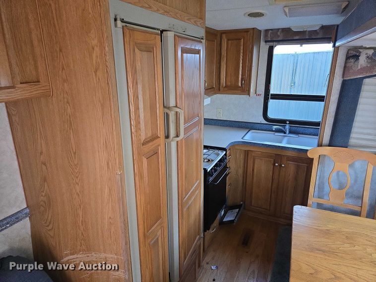 image for item EV5566 1998 Fleetwood Terry camper