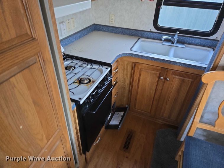 image for item EV5566 1998 Fleetwood Terry camper