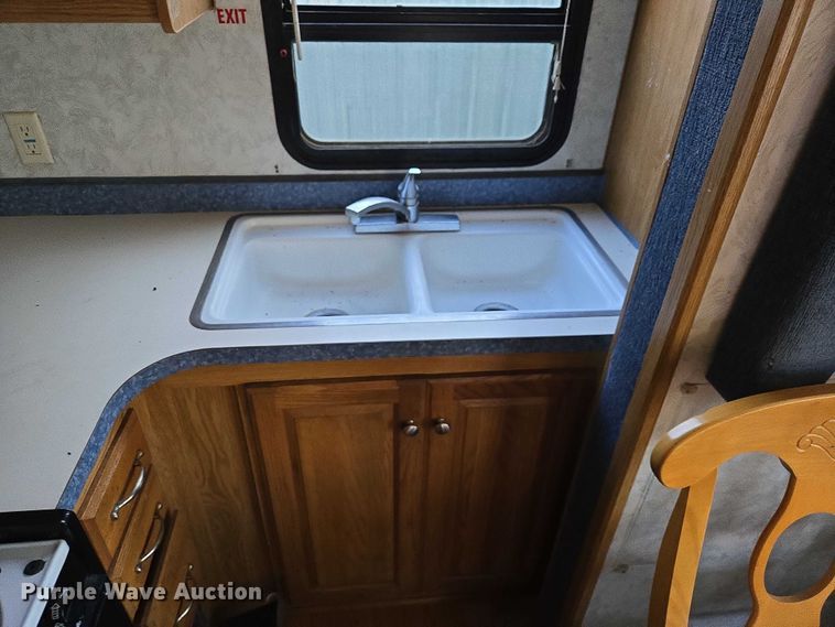 image for item EV5566 1998 Fleetwood Terry camper