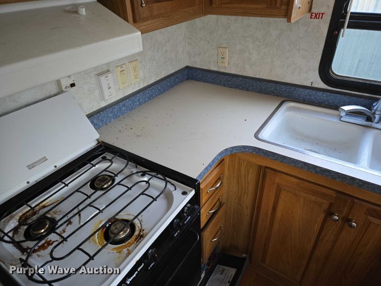 image for item EV5566 1998 Fleetwood Terry camper