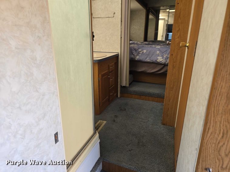 image for item EV5566 1998 Fleetwood Terry camper