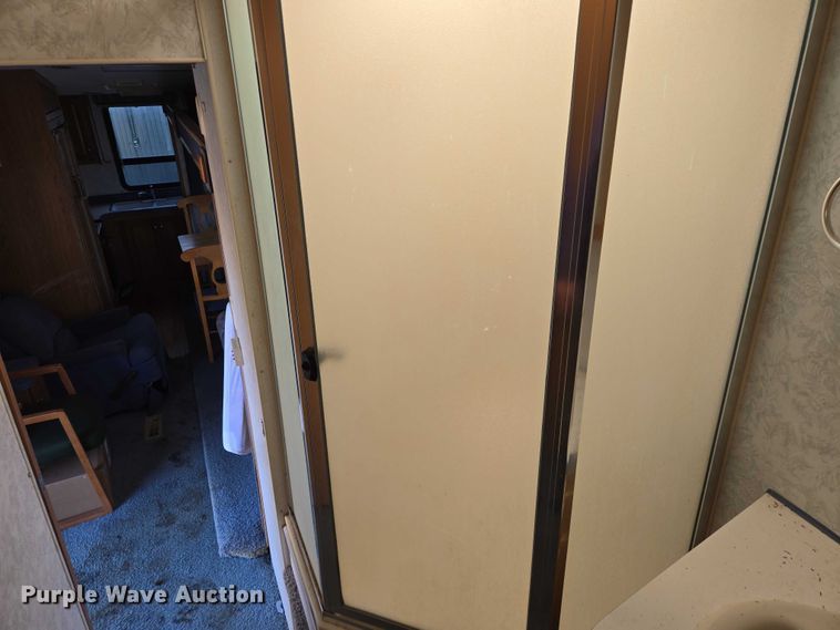 image for item EV5566 1998 Fleetwood Terry camper