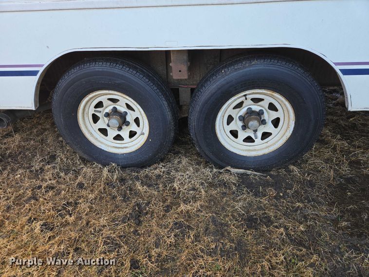 image for item EV5566 1998 Fleetwood Terry camper