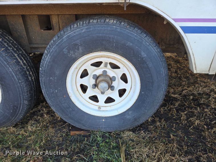 image for item EV5566 1998 Fleetwood Terry camper