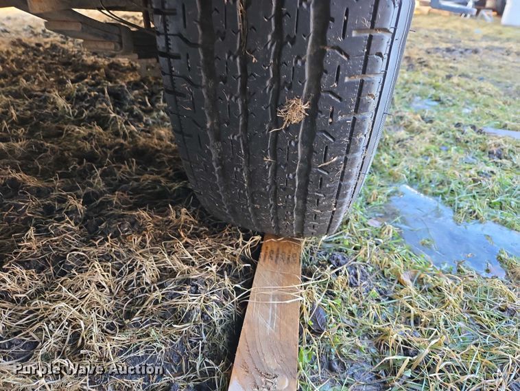 image for item EV5566 1998 Fleetwood Terry camper