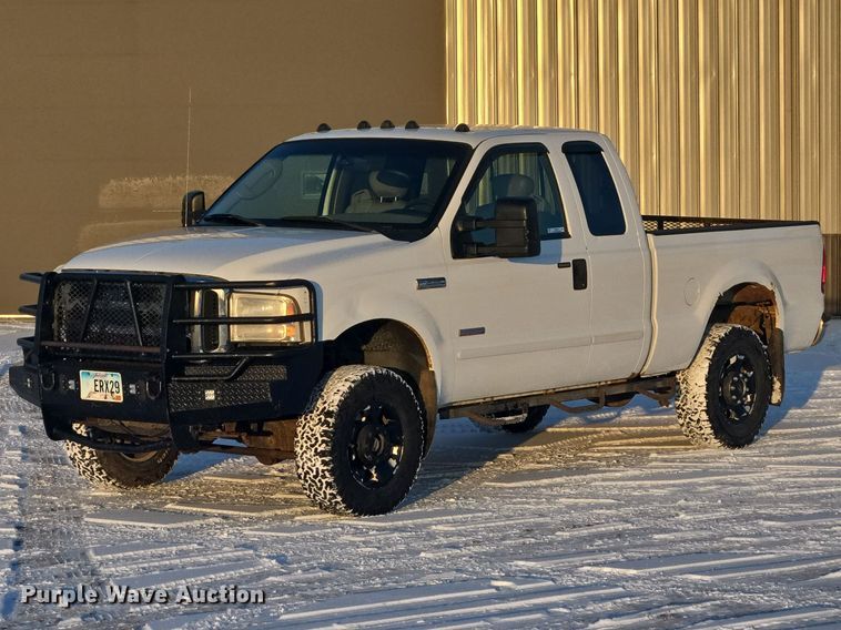 image for item EV5588 2005 Ford F250 Super Duty Ext. Cab pickup truck