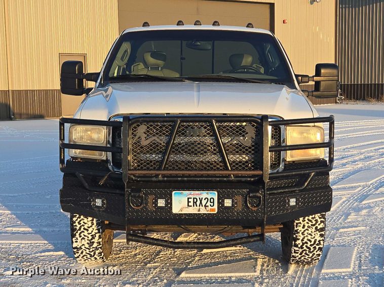 image for item EV5588 2005 Ford F250 Super Duty Ext. Cab pickup truck