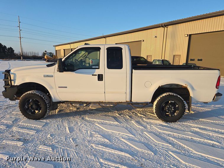 image for item EV5588 2005 Ford F250 Super Duty Ext. Cab pickup truck
