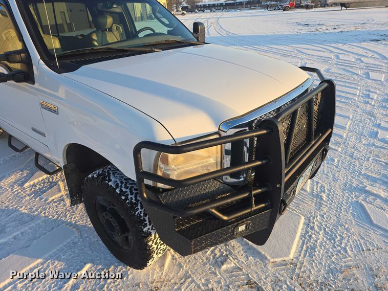 image for item EV5588 2005 Ford F250 Super Duty Ext. Cab pickup truck