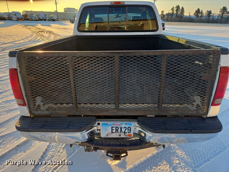 image for item EV5588 2005 Ford F250 Super Duty Ext. Cab pickup truck