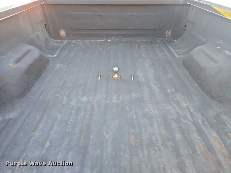 image for item EV5588 2005 Ford F250 Super Duty Ext. Cab pickup truck