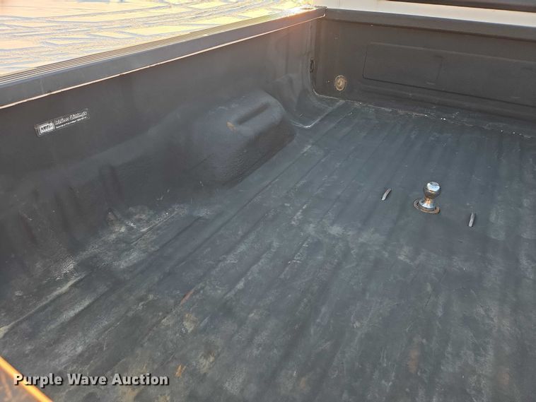 image for item EV5588 2005 Ford F250 Super Duty Ext. Cab pickup truck