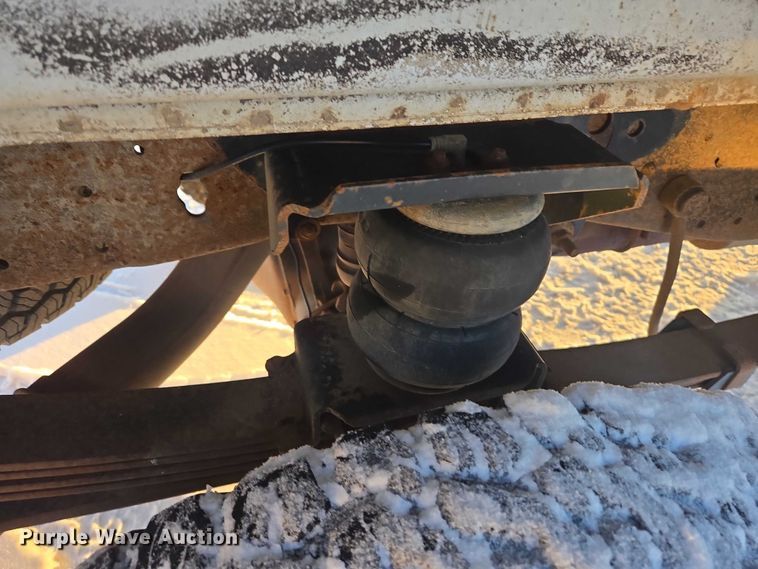 image for item EV5588 2005 Ford F250 Super Duty Ext. Cab pickup truck