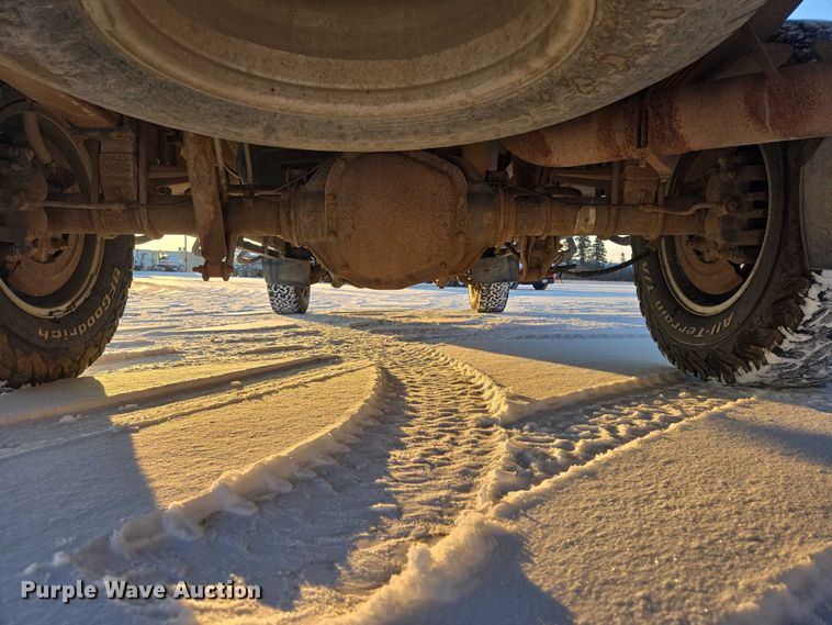 image for item EV5588 2005 Ford F250 Super Duty Ext. Cab pickup truck