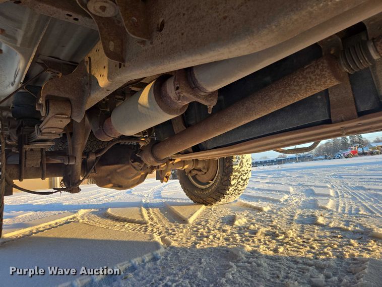 image for item EV5588 2005 Ford F250 Super Duty Ext. Cab pickup truck