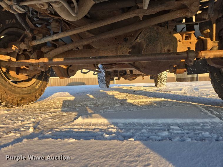 image for item EV5588 2005 Ford F250 Super Duty Ext. Cab pickup truck