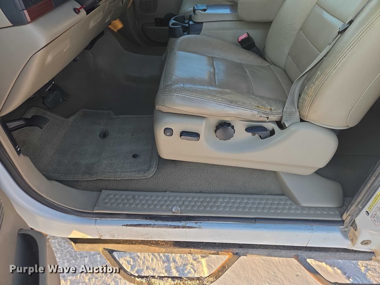 image for item EV5588 2005 Ford F250 Super Duty Ext. Cab pickup truck