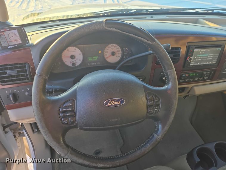 image for item EV5588 2005 Ford F250 Super Duty Ext. Cab pickup truck