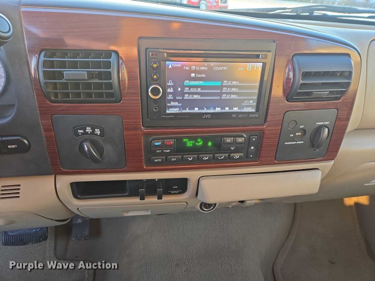 image for item EV5588 2005 Ford F250 Super Duty Ext. Cab pickup truck