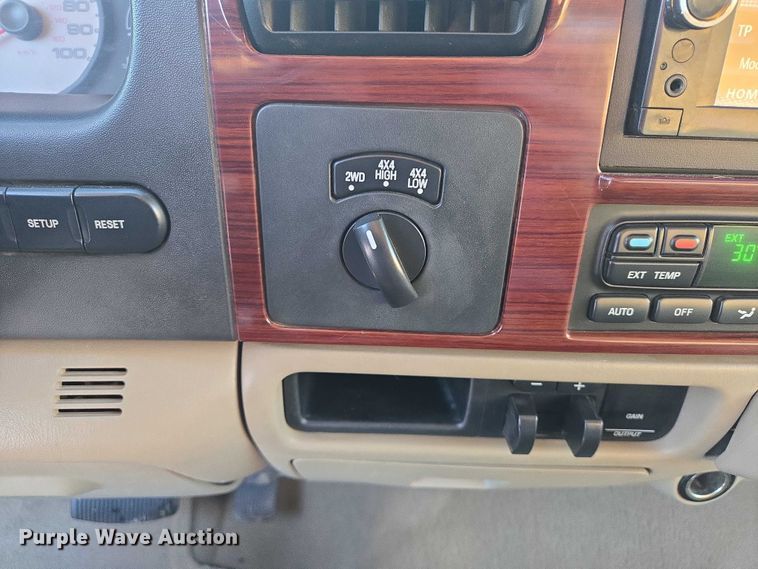 image for item EV5588 2005 Ford F250 Super Duty Ext. Cab pickup truck