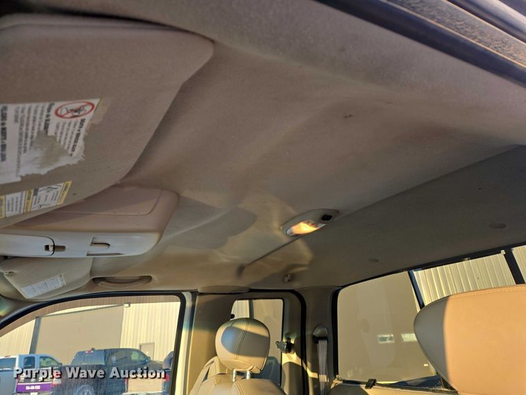 image for item EV5588 2005 Ford F250 Super Duty Ext. Cab pickup truck