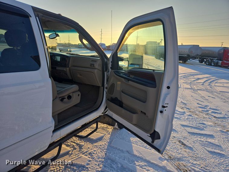 image for item EV5588 2005 Ford F250 Super Duty Ext. Cab pickup truck