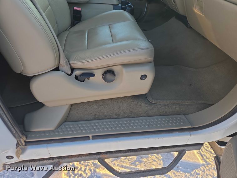 image for item EV5588 2005 Ford F250 Super Duty Ext. Cab pickup truck